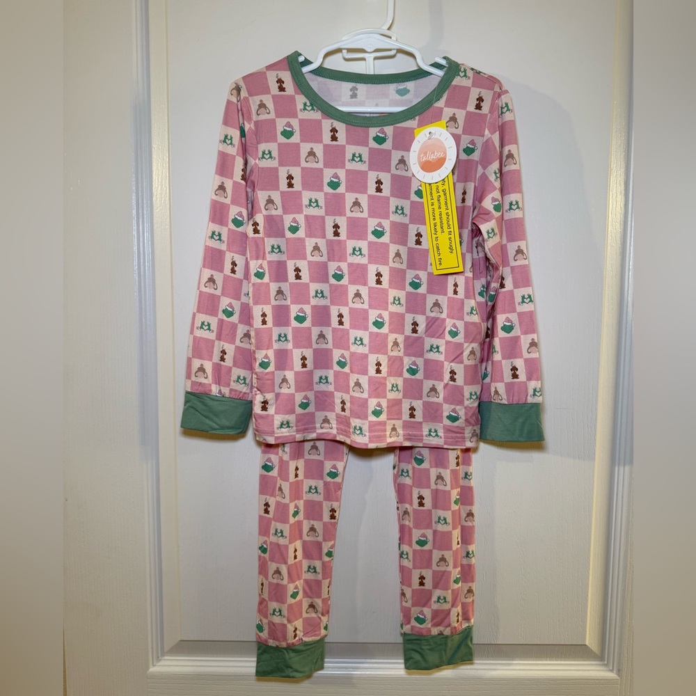 Tullabee ‘Grinch’ pajama set